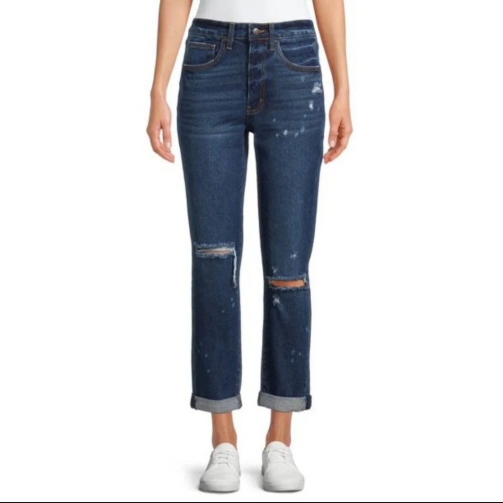 NWT Women's No Boundaries High Rise Distressed Girlfriend Size 7 Blue Jeans